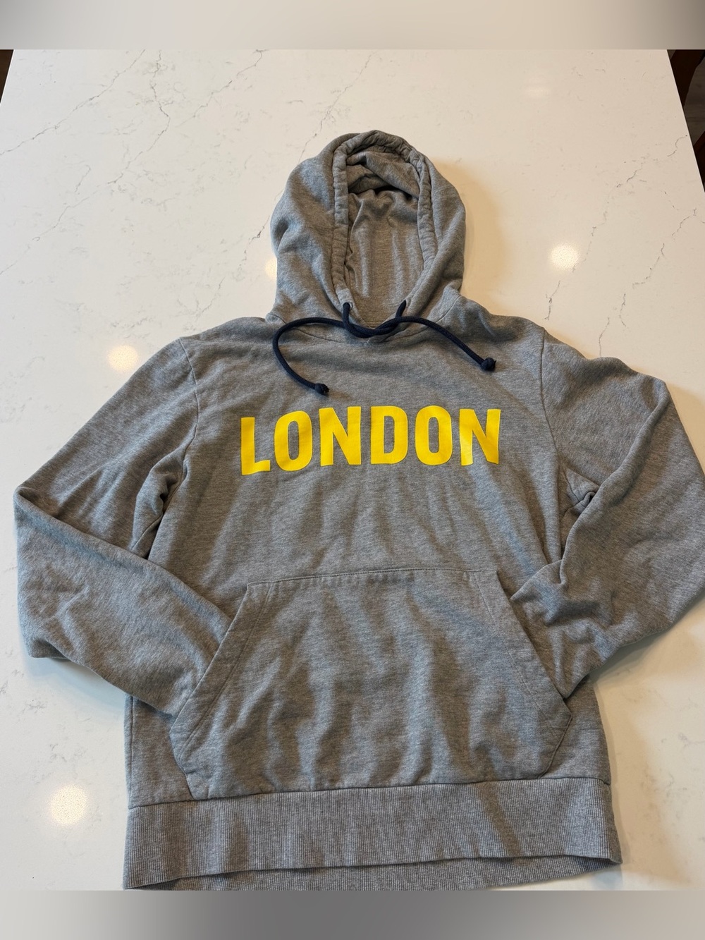 Produkt Grey 'London' Hooded Sweatshirt with Yellow Logo size small